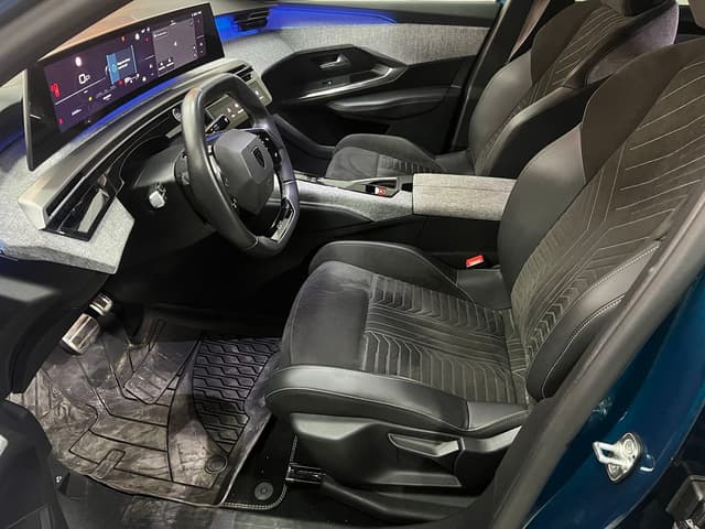 Peugeot 3008 FRONT_SEAT