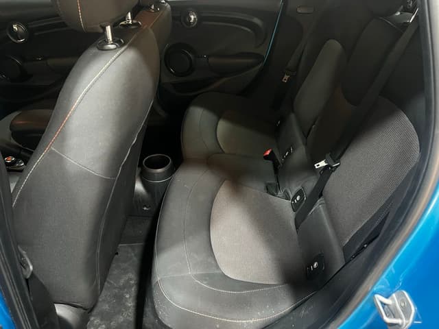 Mini Cooper 5 portes REAR_SEAT