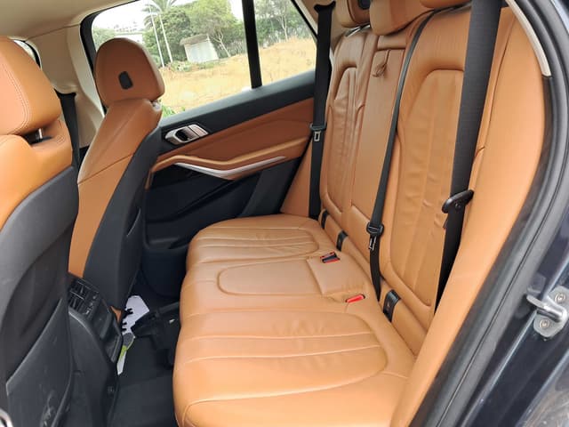 Bmw X5 REAR_SEAT