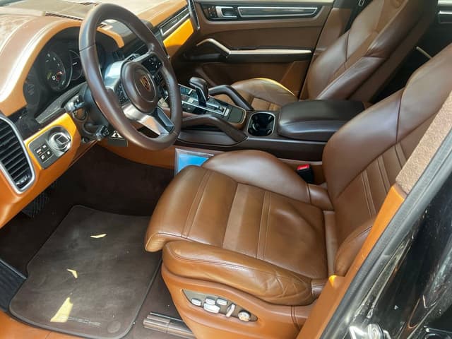 Porsche Cayenne FRONT_SEAT