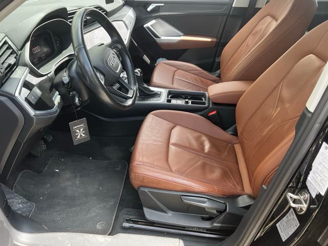Audi Q3 FRONT_SEAT