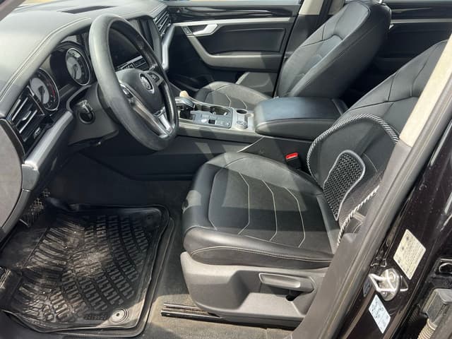 Volkswagen Touareg FRONT_SEAT
