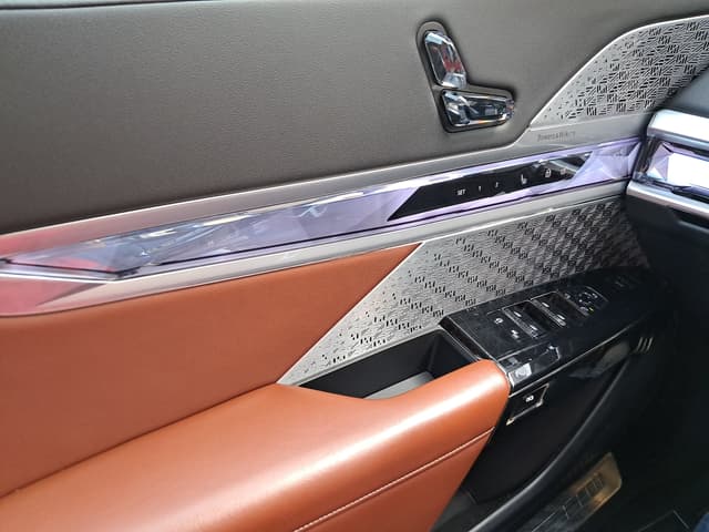 Bmw Série 7 TRUNK