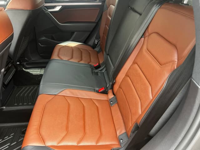 Volkswagen Touareg REAR_SEAT