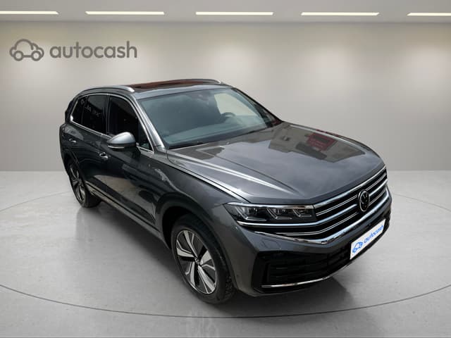 Volkswagen Touareg RIGHT
