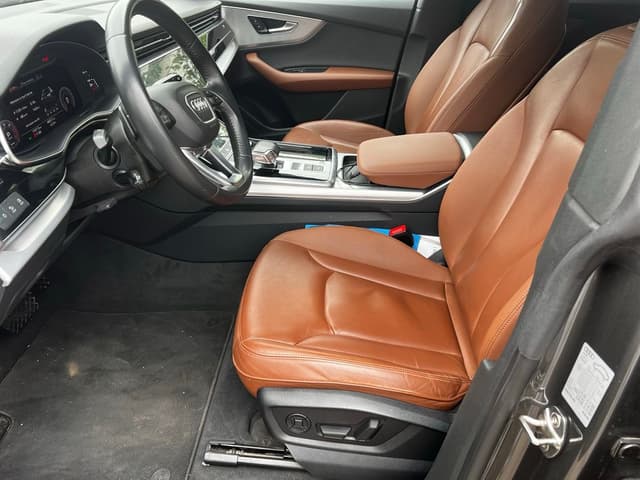 Audi Q8 FRONT_SEAT