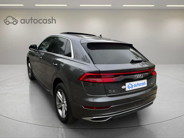 Audi Q8 LEFT