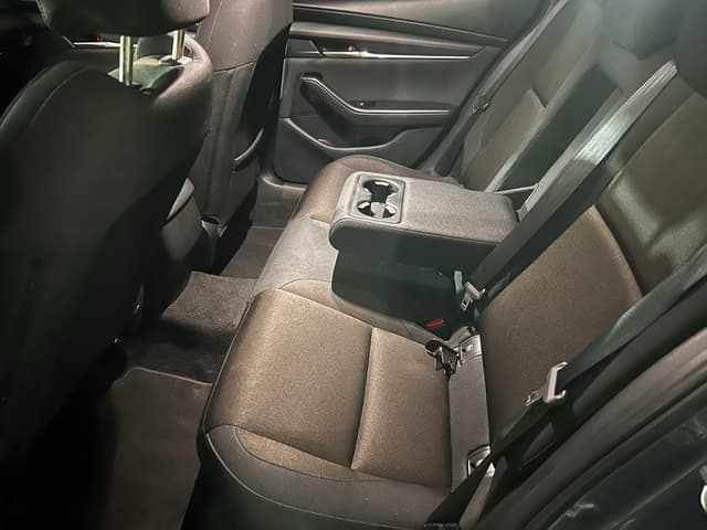 Mazda 3 REAR_SEAT