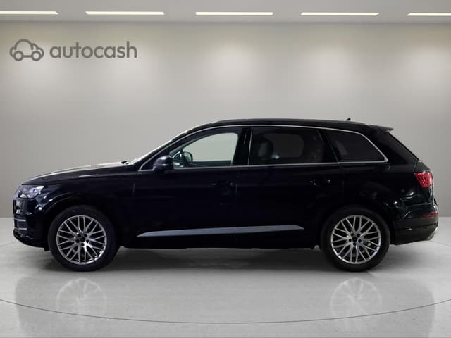 Audi Q7 LEFT