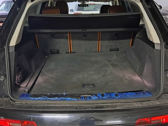 Audi Q7 TRUNK