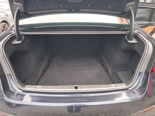 Bmw Série 7 TRUNK