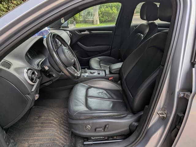 Audi A3 FRONT_SEAT