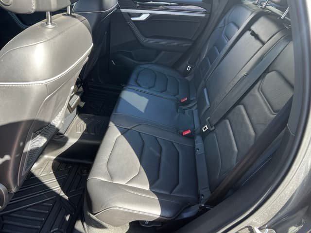 Volkswagen Touareg REAR_SEAT