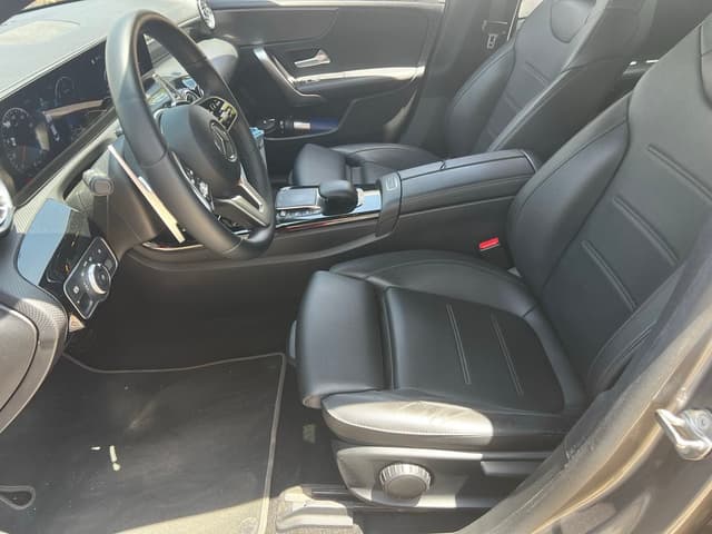 Mercedes CLA Coupé FRONT_SEAT