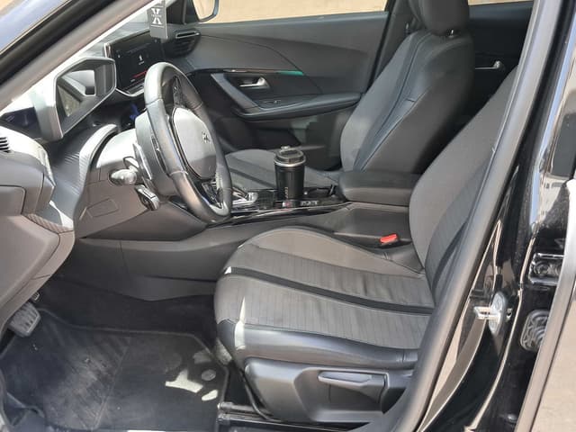 Peugeot 2008 FRONT_SEAT