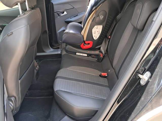 Peugeot 2008 REAR_SEAT