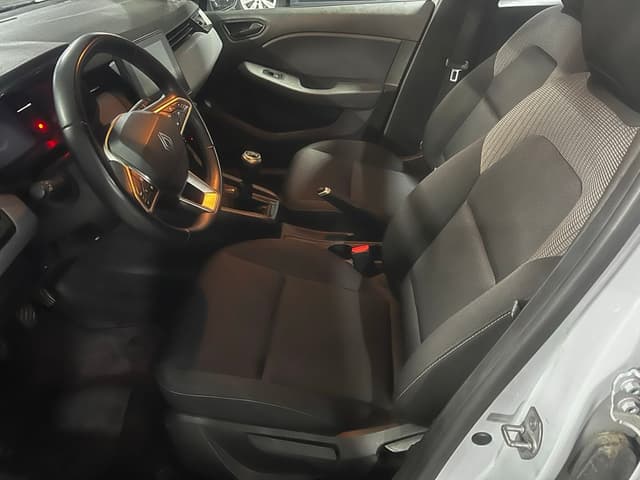 Renault Clio FRONT_SEAT