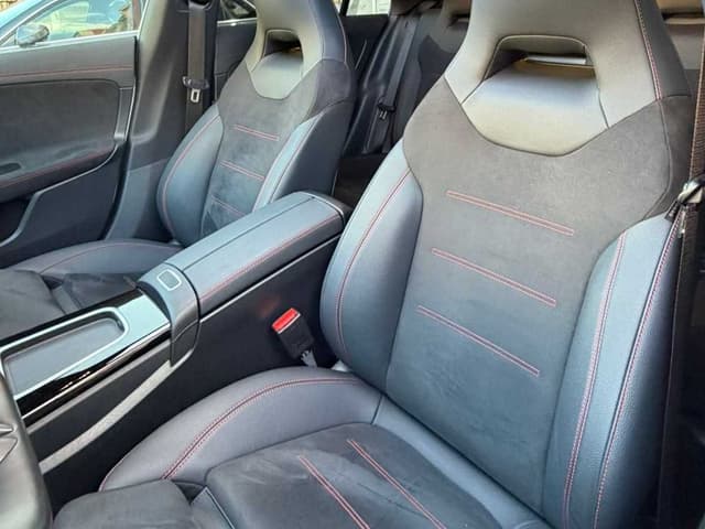 Mercedes CLA Coupé FRONT_SEAT