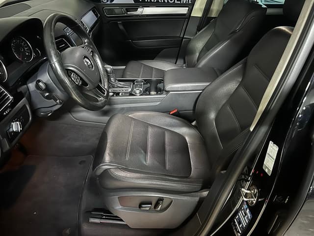 Volkswagen Touareg FRONT_SEAT