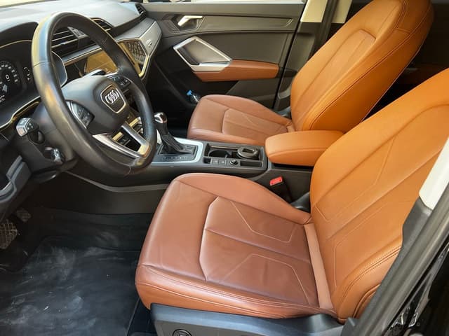 Audi Q3 FRONT_SEAT