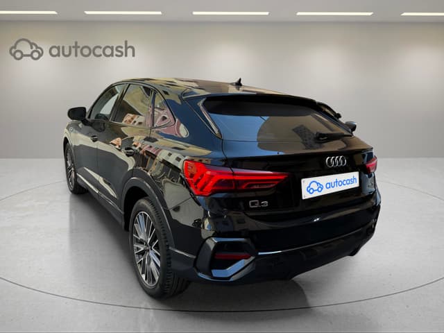 Audi Q3 LEFT