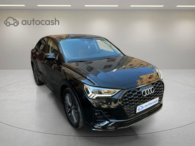 Audi Q3 RIGHT