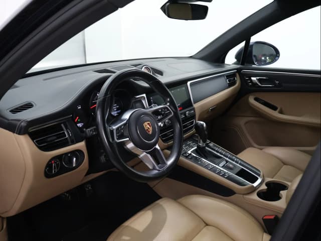 Porsche Macan FRONT_SEAT