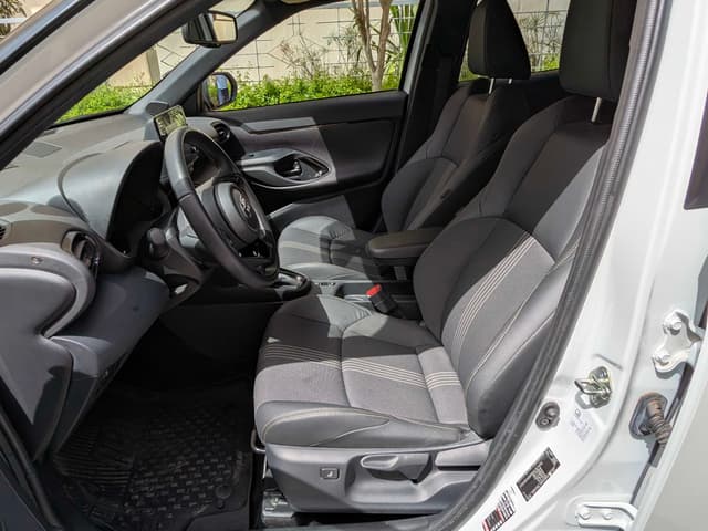 Toyota Yaris Cross FRONT_SEAT
