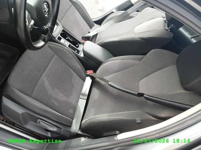 Skoda Octavia FRONT_SEAT