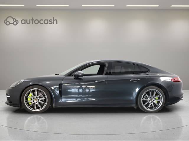 Porsche Panamera LEFT