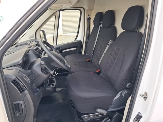 Peugeot Boxer FRONT_SEAT