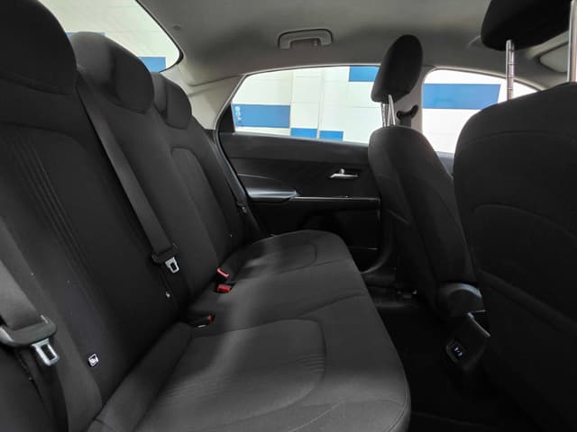 Hyundai Accent REAR_SEAT