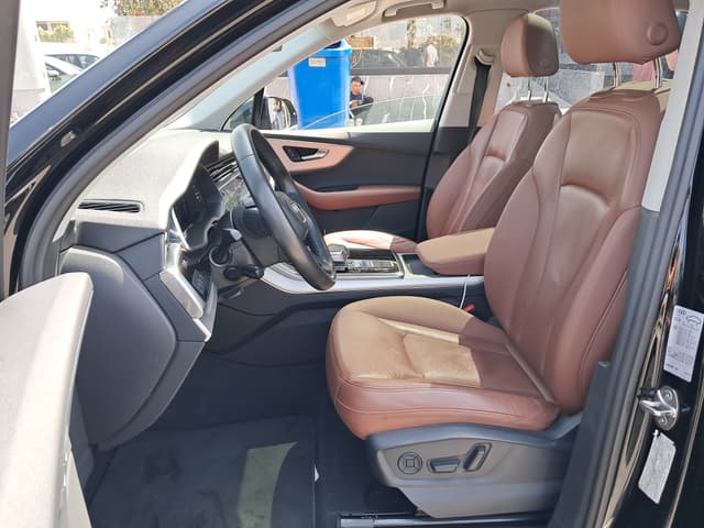 Audi Q7 FRONT_SEAT