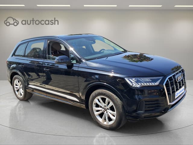 Audi Q7 RIGHT