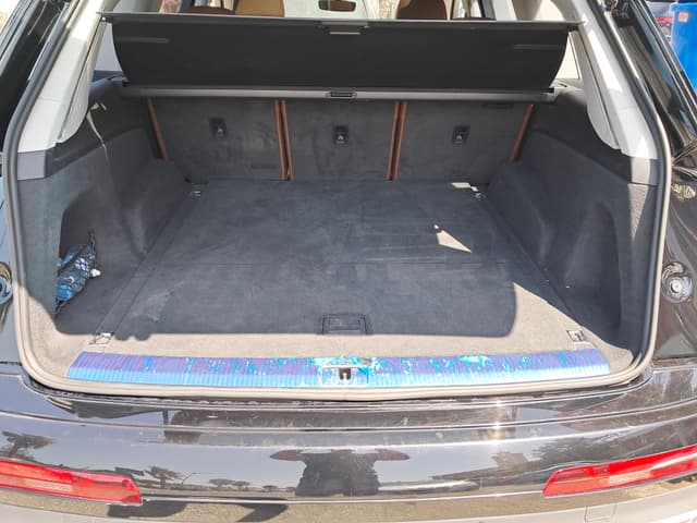 Audi Q7 TRUNK