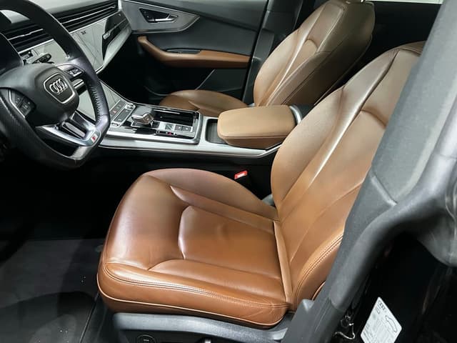 Audi Q8 FRONT_SEAT