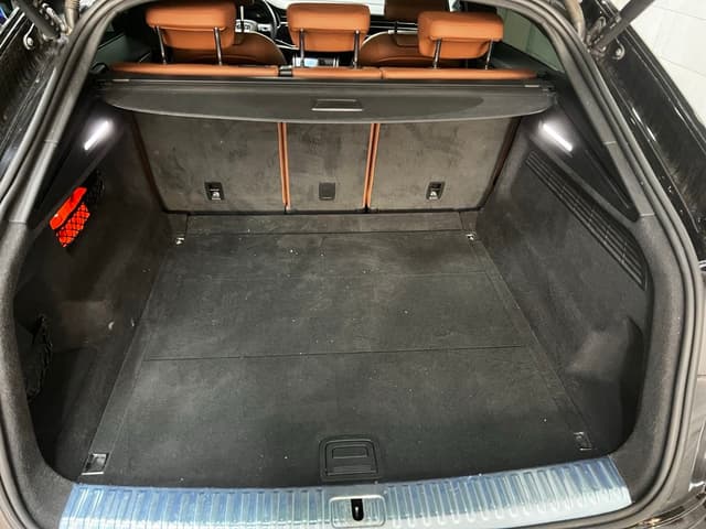 Audi Q8 TRUNK