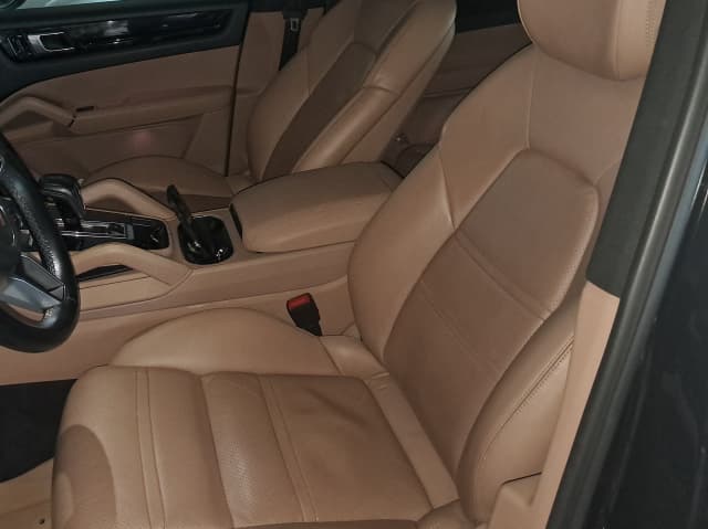 Porsche Cayenne FRONT_SEAT