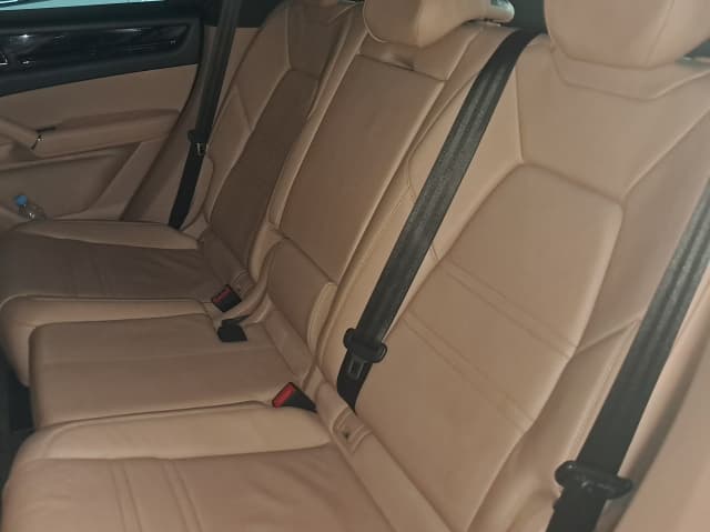 Porsche Cayenne REAR_SEAT