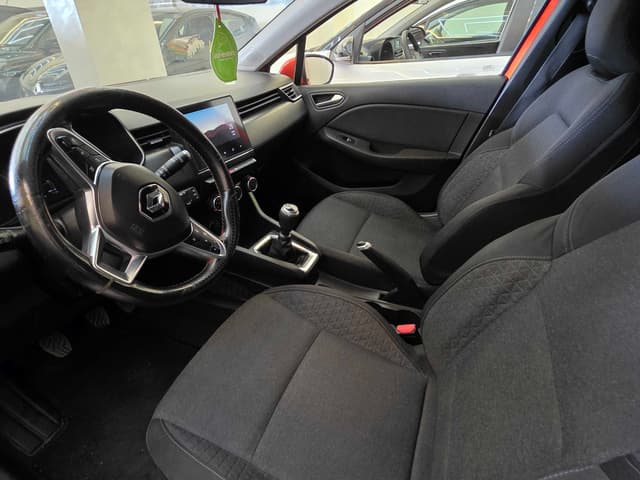Renault Clio FRONT_SEAT