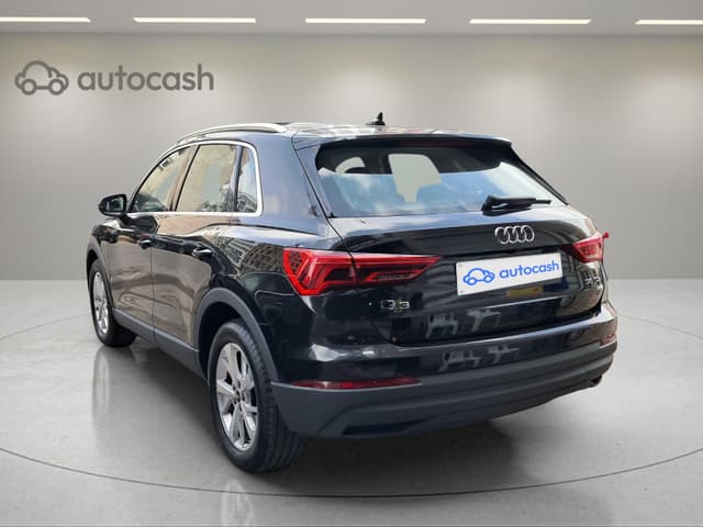 Audi Q3 RIGHT