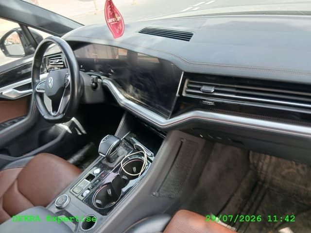 Volkswagen Touareg FRONT_SEAT