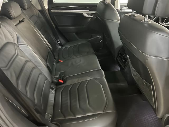Volkswagen Touareg REAR_SEAT