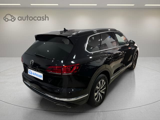 Volkswagen Touareg RIGHT