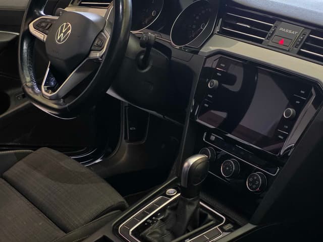 Volkswagen Passat FRONT_SEAT
