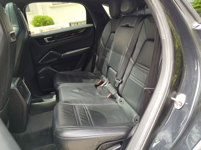 Porsche Cayenne REAR_SEAT