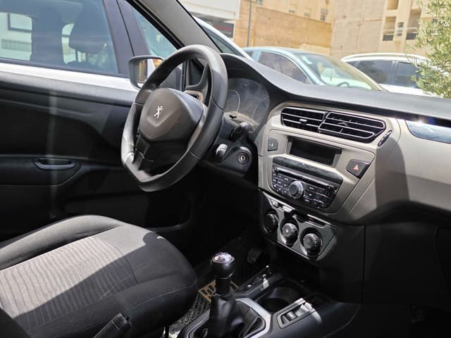 Peugeot 301
