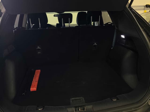 Ford Kuga TRUNK