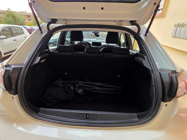 Peugeot 208 TRUNK