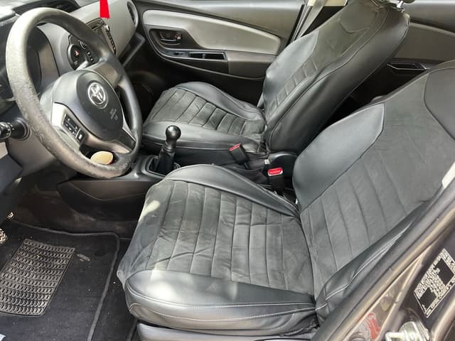 Toyota Yaris FRONT_SEAT
